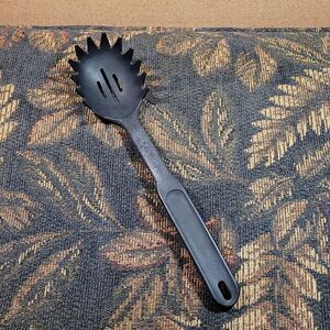 Pampered Chef Nylon Pasta Server